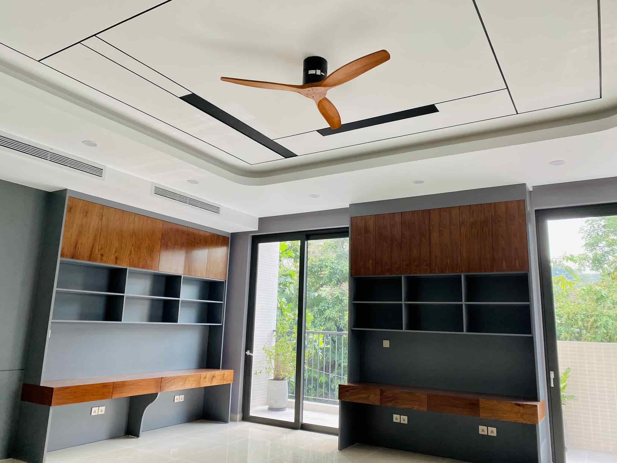 Quạt trần sát trần LuxAire Ritter Hugger SW