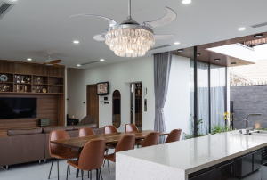 Fanaway Veil - Mẫu quạt trần giấu cánh hiện đại kết hợp đèn chùm pha lê sang trọng