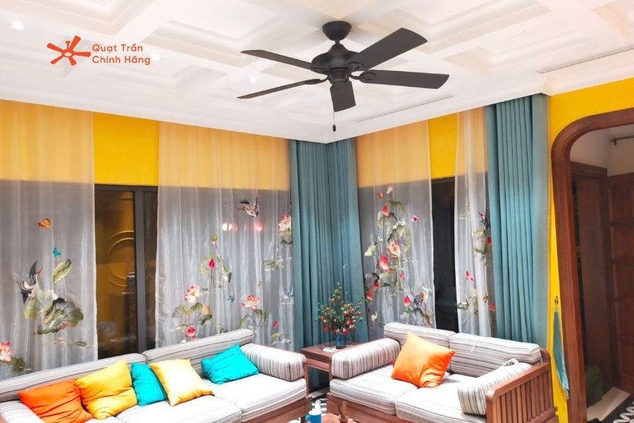 Hunter Maribel được thiết kế để sử dụng trong môi trường có độ ẩm cao như ban công, hiên nhà hoặc khu vực gần biển.