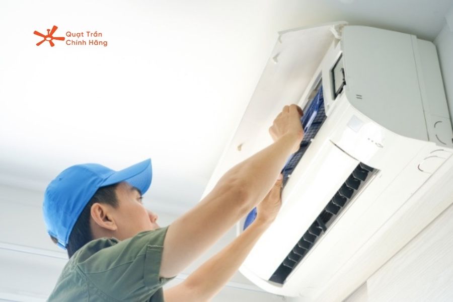 điều hòa tiêu thụ điện năng lớn hơn rất nhiều. Nếu sử dụng liên tục, đặc biệt vào mùa hè, chi phí điện hàng tháng có thể tăng đáng kể