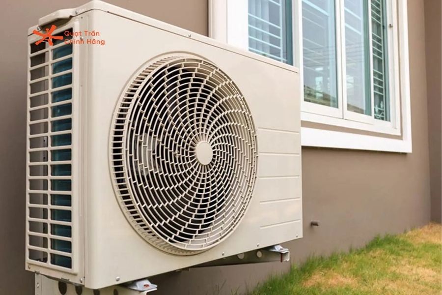 điều hoà yêu cầu lắp đặt kỹ thuật cao và cần bảo trì thường xuyên như vệ sinh dàn lạnh, kiểm tra gas