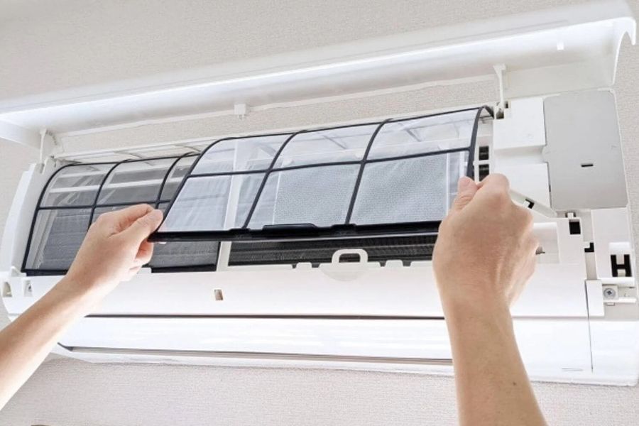 điều hòa bám bụi có thể tiêu thụ điện năng nhiều hơn từ 10 đến 20% so với thiết bị được vệ sinh thường xuyên