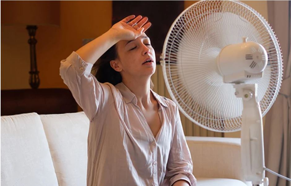thay vì chỉ quan tâm quạt đang chạy ở số mấy, người dùng nên lựa chọn mức gió phù hợp với điều kiện thời tiết và diện tích phòng
