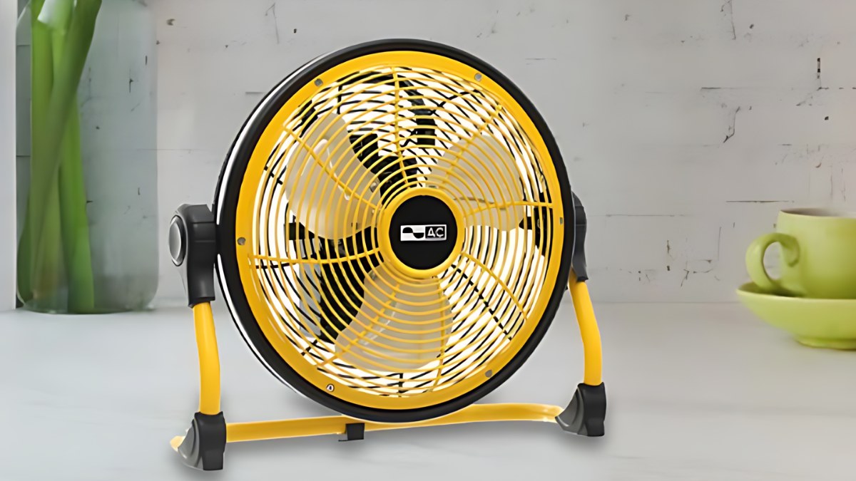 Quạt tích điện được trang bị pin sạc hoặc ắc quy bên trong, cho phép tiếp tục hoạt động khi mất điện.