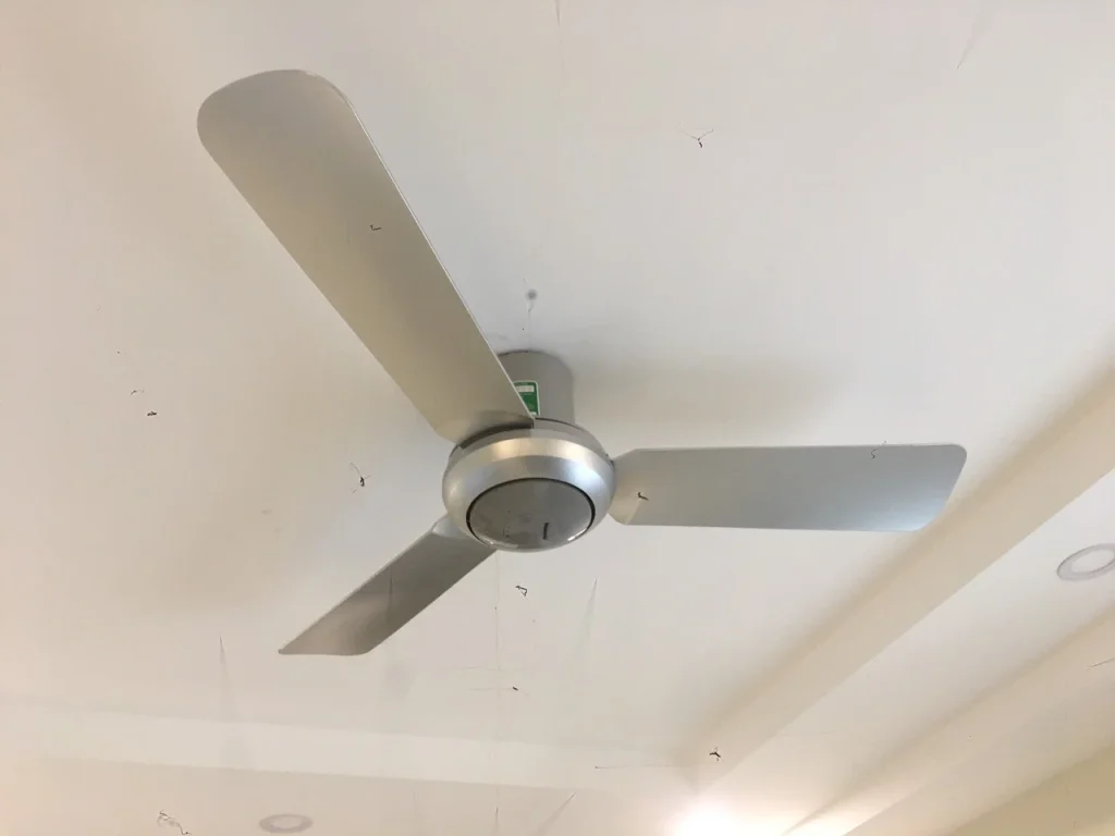 Đối với những không gian có diện tích nhỏ, Panasonic cũng cung cấp các mẫu quạt trần có sải cánh dưới 120 cm nhằm đáp ứng nhu cầu sử dụng mà vẫn đảm bảo sự gọn gàng cho căn phòng.