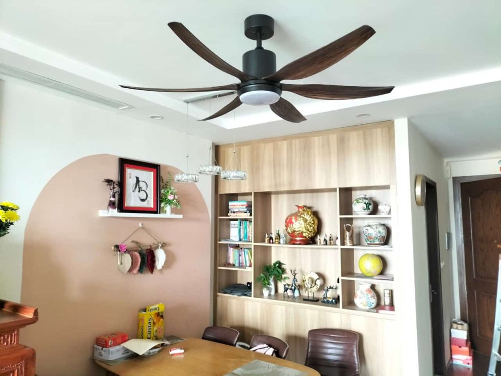 Quạt trần LuxAire Sweep II 54 inch vận hành êm ái, điều khiển từ xa linh hoạt